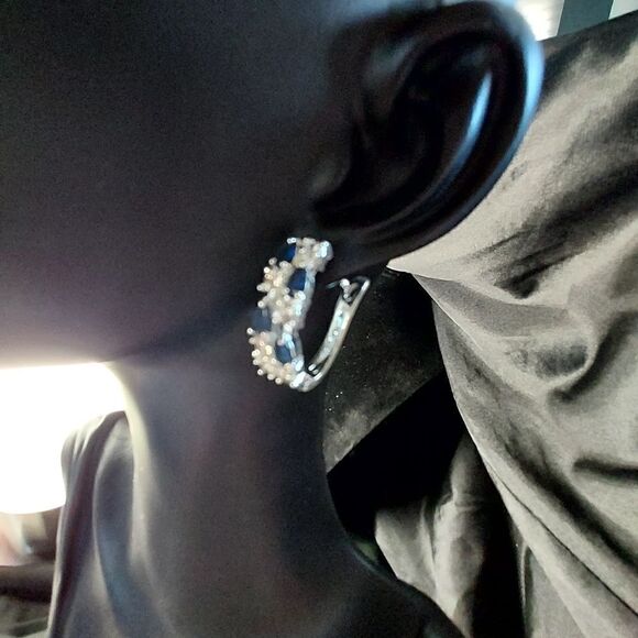 WHITE GOLD SAPPHIRE DIAMOND EARRINGS - Picture 6 of 6